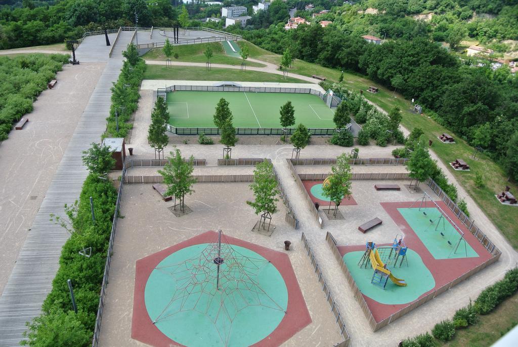 A L'Oree Du Bois Rillieux-la-Pape Zimmer foto