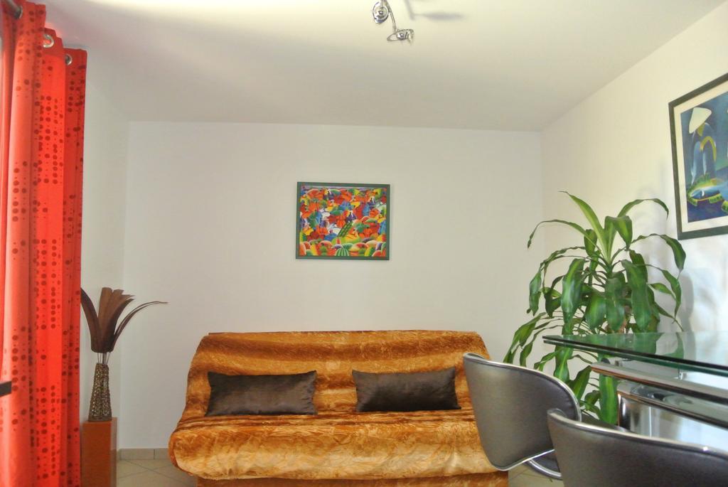 A L'Oree Du Bois Rillieux-la-Pape Zimmer foto